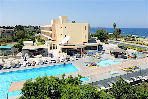 Hotel Nirides Beach